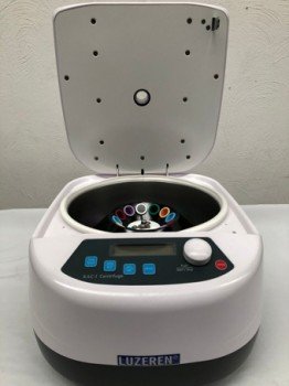 Centrifuga clinica digital 300-4500rpm